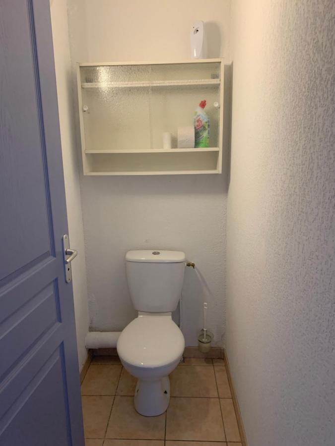 Appartement Dans Residence Avec Piscine Et Parking Uzès Exterior foto