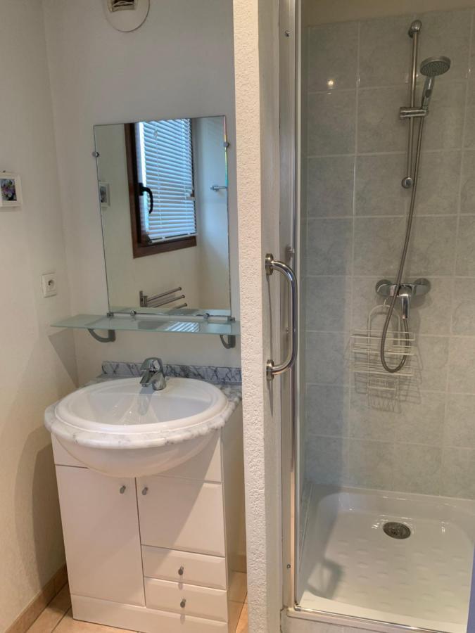 Appartement Dans Residence Avec Piscine Et Parking Uzès Exterior foto